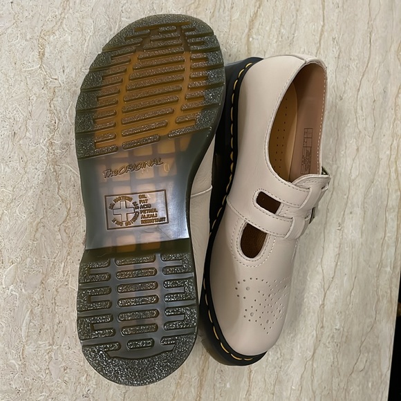 New Dr. Martens 8065 Virginia Leather MARY JANE Shoes. - Picture 11 of 16